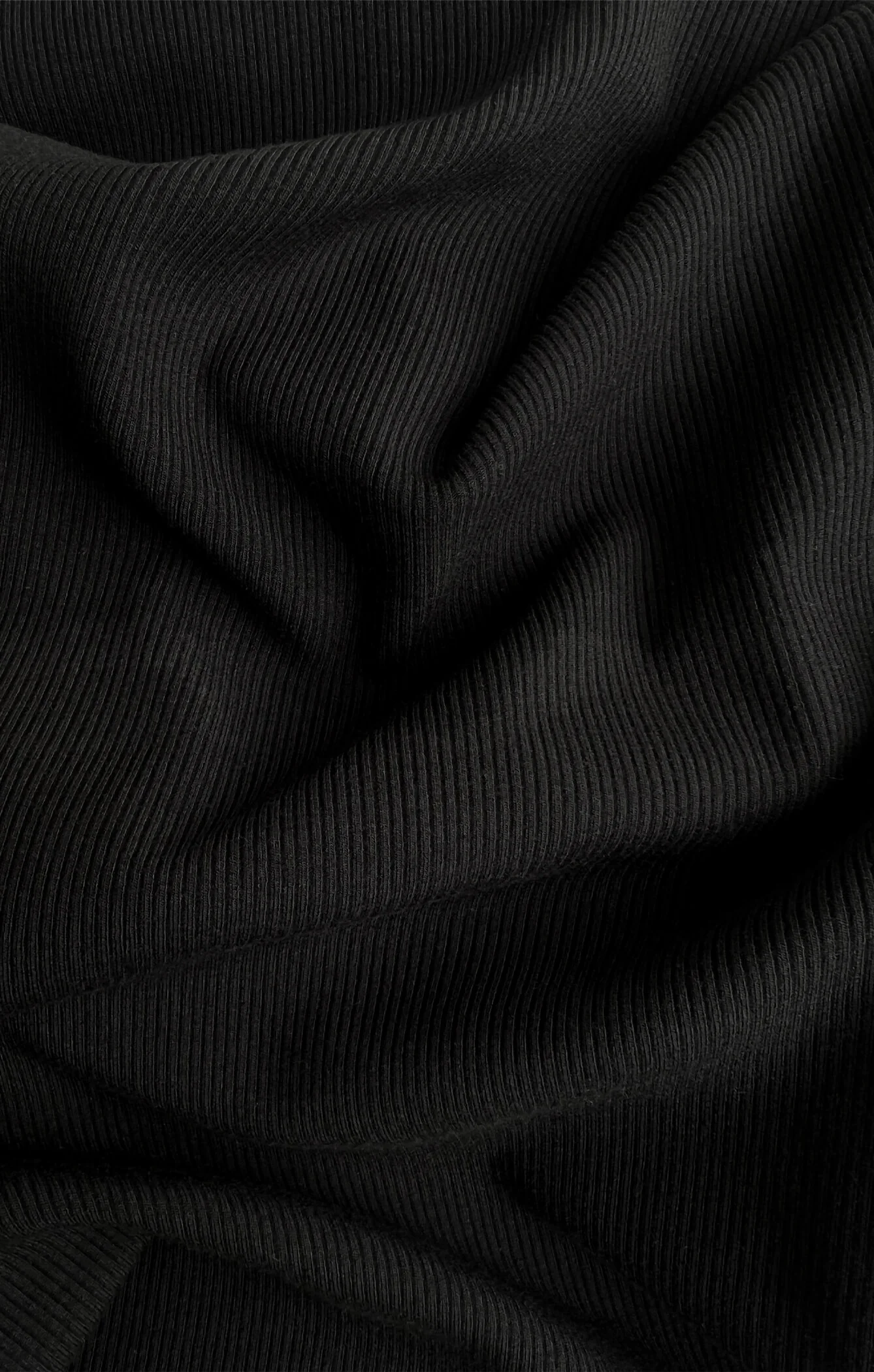 THE LUXE RIB BABY CROP TEE - BLACK - Image 7