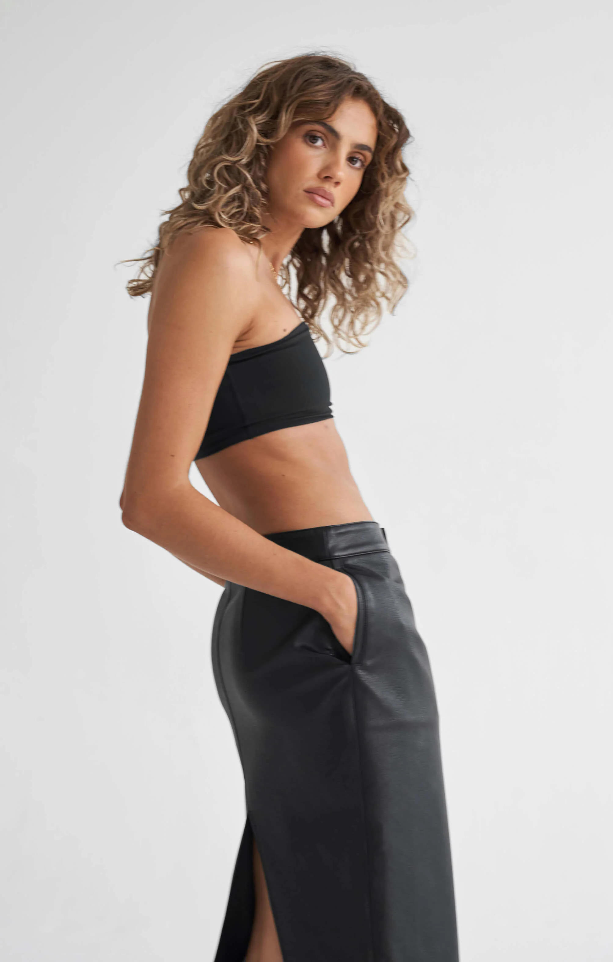 THE PEBBLED™ VEGAN LOW RISE MAXI SKIRT - Image 4